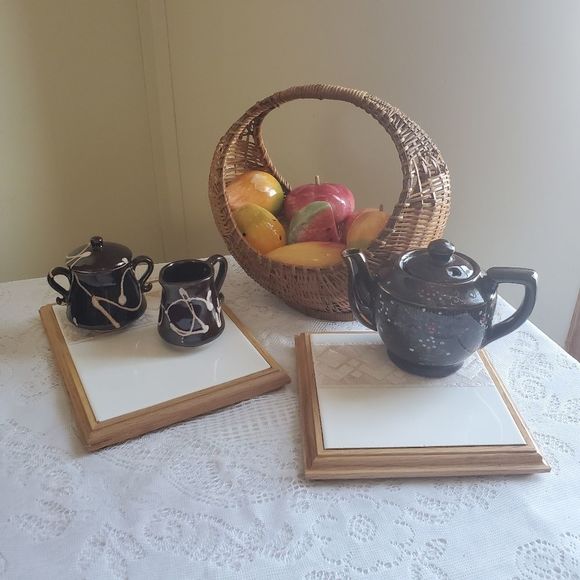 Mexican Vintage Hot Plate Trivet Set of 2 Pink Diamond Raised Feet - Picture 2 of 6